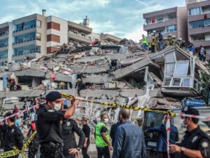 powerful earthquake hits Russia